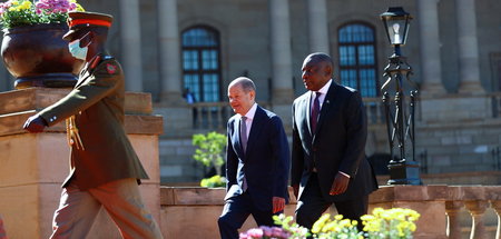 Bundeskanzler Olaf Scholz mit Südafrikas Staatschef Cyril Ramaph...