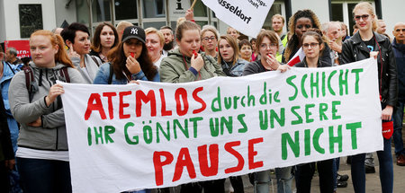 Streik von Beschäftigten des Universitätsklinikums Düsseldorf (1... Streik von Beschäftigten des Universitätsklinikums Düsseldorf (1...