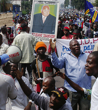 Protest gegen die Wahlen in Kinshasa Protest gegen die Wahlen in Kinshasa
