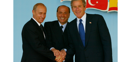 Russlands Staatschef Wladimir Putin (l.), Italiens Premier Silvi... Russlands Staatschef Wladimir Putin (l.), Italiens Premier Silvi...