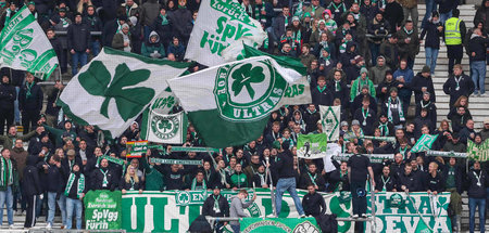 Hier wächst der Klee: Fürths Ultras im Gästeblock (Frankfurt am ...