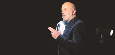 Possen unseres Daseins: Lukas Holzhausen