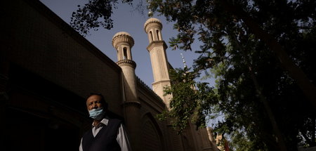 Die Jiamai-Moschee in Hotan während des islamischen Fastenmonats... Die Jiamai-Moschee in Hotan während des islamischen Fastenmonats...