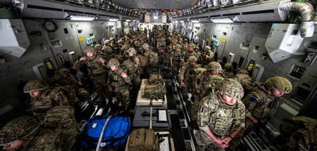 Britische Soldaten auf dem Weg nach Kabul, wo sie britischen Sta...