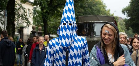 Demonstration gegen reaktionäre Polizeigesetze und die regierend... Demonstration gegen reaktionäre Polizeigesetze und die regierend...