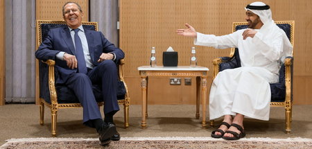 Sergej Lawrow und sein Amtskollege aus den Emiraten, Abdullah bi...