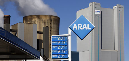 »Goldgräberstimmung« (Aral-Tankstelle mit Zwei-Euro-Preisen vor ...