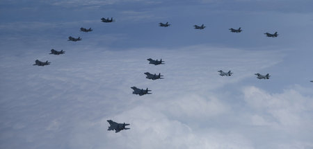 Aufnahme des südkoreanischen Militärs von der Kriegsübung mit de