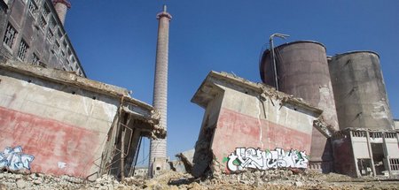 Zusammenbruch und Niedergang: Ruinen der Chemiefabrik in Rüdersd...