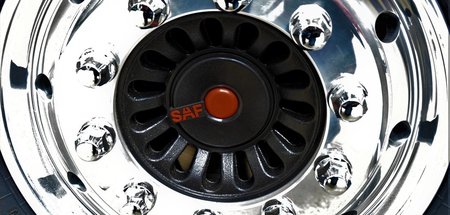 BRD-Fahrzeughersteller SAF versucht erneut, den schwedischen Kon...