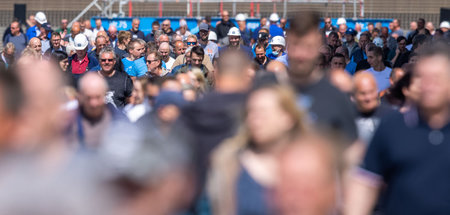 »Ein einziger Bieter mit industriellem Konzept«: Mitarbeiter der...