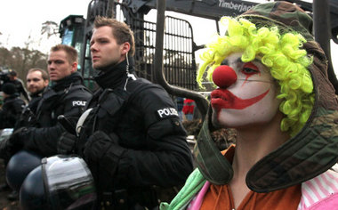 Auch die »Clowns-Armee« war bei der Demontrataion im Einsatz