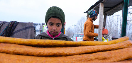 Warten auf Käufer (Srinagar, 26.3.2022) Warten auf Käufer (Srinagar, 26.3.2022)