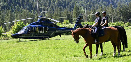 Auf Straßen, in Zügen und im Gebirge: Grenzkontrollen der Bundes...