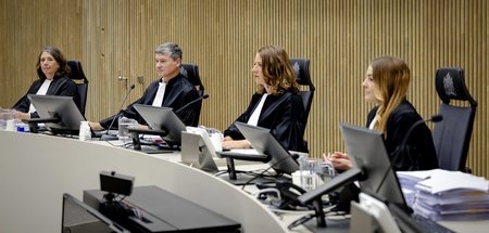 »Aber seien wir ehrlich«: Gericht bei Fototermin vor Prozessauft... »Aber seien wir ehrlich«: Gericht bei Fototermin vor Prozessauft...