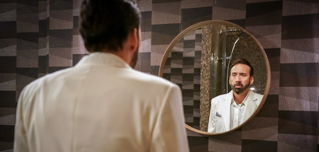 Ins Selbstgespräch vertieft: Nicolas Cage erkennt Nicolas Kim Co...