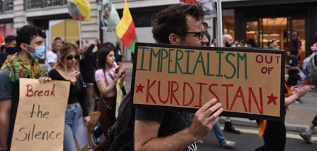 Protestdemonstration gegen die türkische Aggression in London (1... Protestdemonstration gegen die türkische Aggression in London (1...