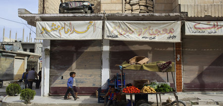 Leben nach der Zerstörung: Straßenzene im Nordosten von Kobane (... Leben nach der Zerstörung: Straßenzene im Nordosten von Kobane (...