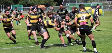 Gepflegte Rauferei: Halbfinale der Playoffs zur ersten Liga zwis... Gepflegte Rauferei: Halbfinale der Playoffs zur ersten Liga zwis...