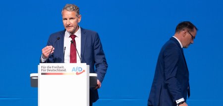 Chrupalla (r.) ist auf Schützenhilfe des völkischen »Flügel«-Man...