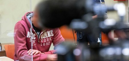 Will um milde Strafe feilschen: Der Hauptangeklagte am Montag im...