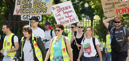 »Krankenhaus ist Teamarbeit, wir streiken für alle Berufe« – Bes... »Krankenhaus ist Teamarbeit, wir streiken für alle Berufe« – Bes...