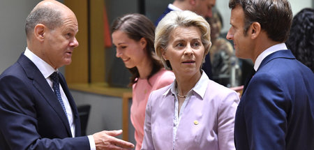 Bundeskanzler Scholz, EU-Kommissionspräsidentin von der Leyen un...