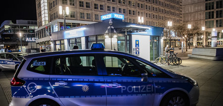 Die Polizeiwache am Berliner Alexanderplatz (18.4.2020)