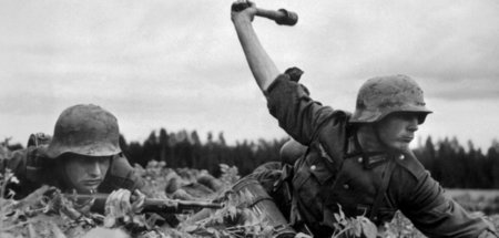 Wehrmachtssoldaten beim Angriff auf die UdSSR 1941 – deutsche Me... Wehrmachtssoldaten beim Angriff auf die UdSSR 1941 – deutsche Me...