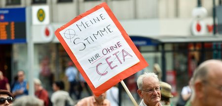 Protest gegen das Freihandelsabkommen (15.8.2017, Kassel) Protest gegen das Freihandelsabkommen (15.8.2017, Kassel)