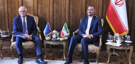 Irans Außenminister Amir-Abdollahian (r.) empfängt den EU-Außenb...