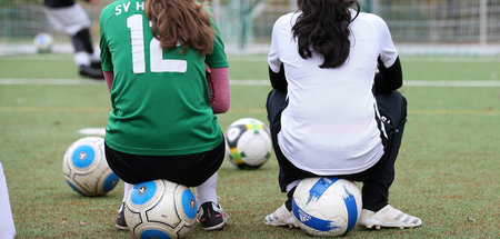 Ohne Basis keine Spitze: Ballsitzen für Mädchen Ohne Basis keine Spitze: Ballsitzen für Mädchen