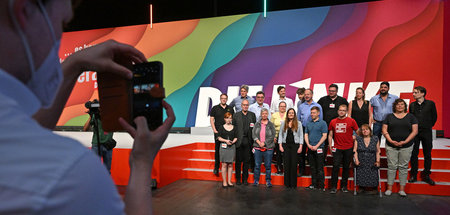 Alle versammelt: Gruppenbild des neuen Bundesvorstands der Links... Alle versammelt: Gruppenbild des neuen Bundesvorstands der Links...