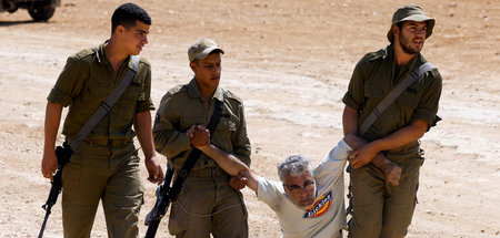 Israelische Soldaten gehen brutal gegen die palästinensischen Pr...