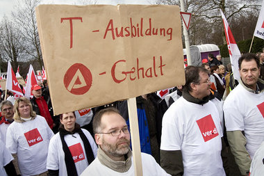 Protest von Telekom-Beschäftigten 2007 in Bonn gegen die Ausglie...