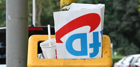 Afd-Programm in die Tonne (Oberhausen, 5.9.2021)