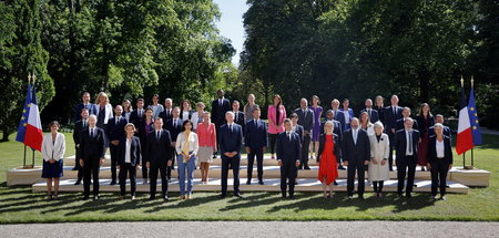 Familienfoto der neuen französischen Regierung am Montag in Pari...