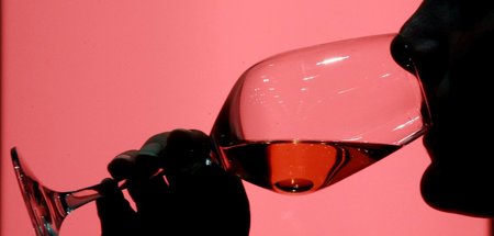 Spezifisch: Alkoholsucht bei Frauen erfordert ein Umdenken in de...