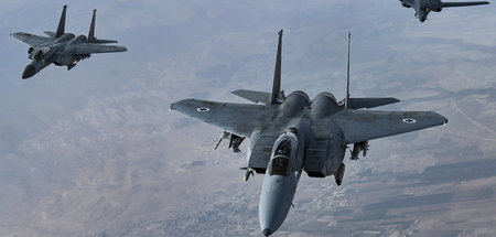 Gemeinsame Patrouille Israels mit einem US-Air-Force-Bomber über...