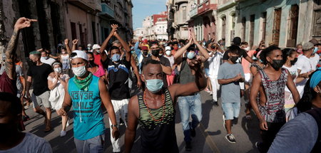 2021-07-12T0000RTRMADP_3_CUBA-PROTEST.JPG