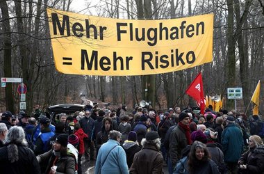 Auch am vorletzten Wochenende wurde bei Kelsterbach demonstriert Auch am vorletzten Wochenende wurde bei Kelsterbach demonstriert