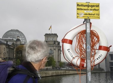 Alle Rettungsringe der Bundesregierung für den Finanzsektor blie... Alle Rettungsringe der Bundesregierung für den Finanzsektor blie...