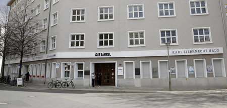 Karl-Liebknecht-Haus am Rosa-Luxemburg-Platz in Berlin Karl-Liebknecht-Haus am Rosa-Luxemburg-Platz in Berlin
