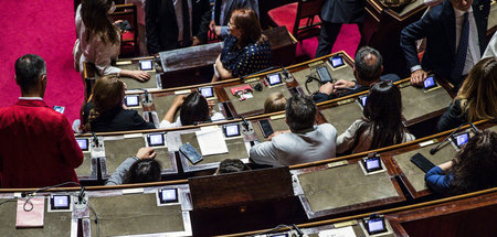 Gefolgschaft verweigert: Die Senatssitze der M5S-Abgeordneten bl... Gefolgschaft verweigert: Die Senatssitze der M5S-Abgeordneten bl...