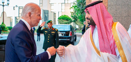 Fist Bump zur Begrüßung: Saudi-Arabiens absolutistischer Monarch...