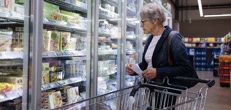 Jeden Euro zweimal umdrehen: Einkaufen im Supermarkt