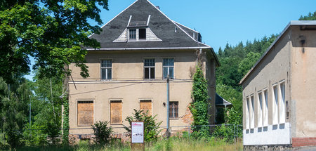 Noch steht sie: Die frühere Kommandantenvilla im einstigen KZ Sa...