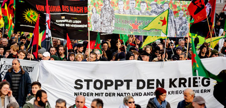Solidarität: Demonstration von Kurdinnen und Kurden gegen den Ei...