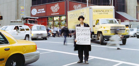 Christoph Schlingensief macht Werbung für deutsche Produkte