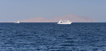 Kleine Insel von großem strategischem Wert: Blick auf Tiran (24....